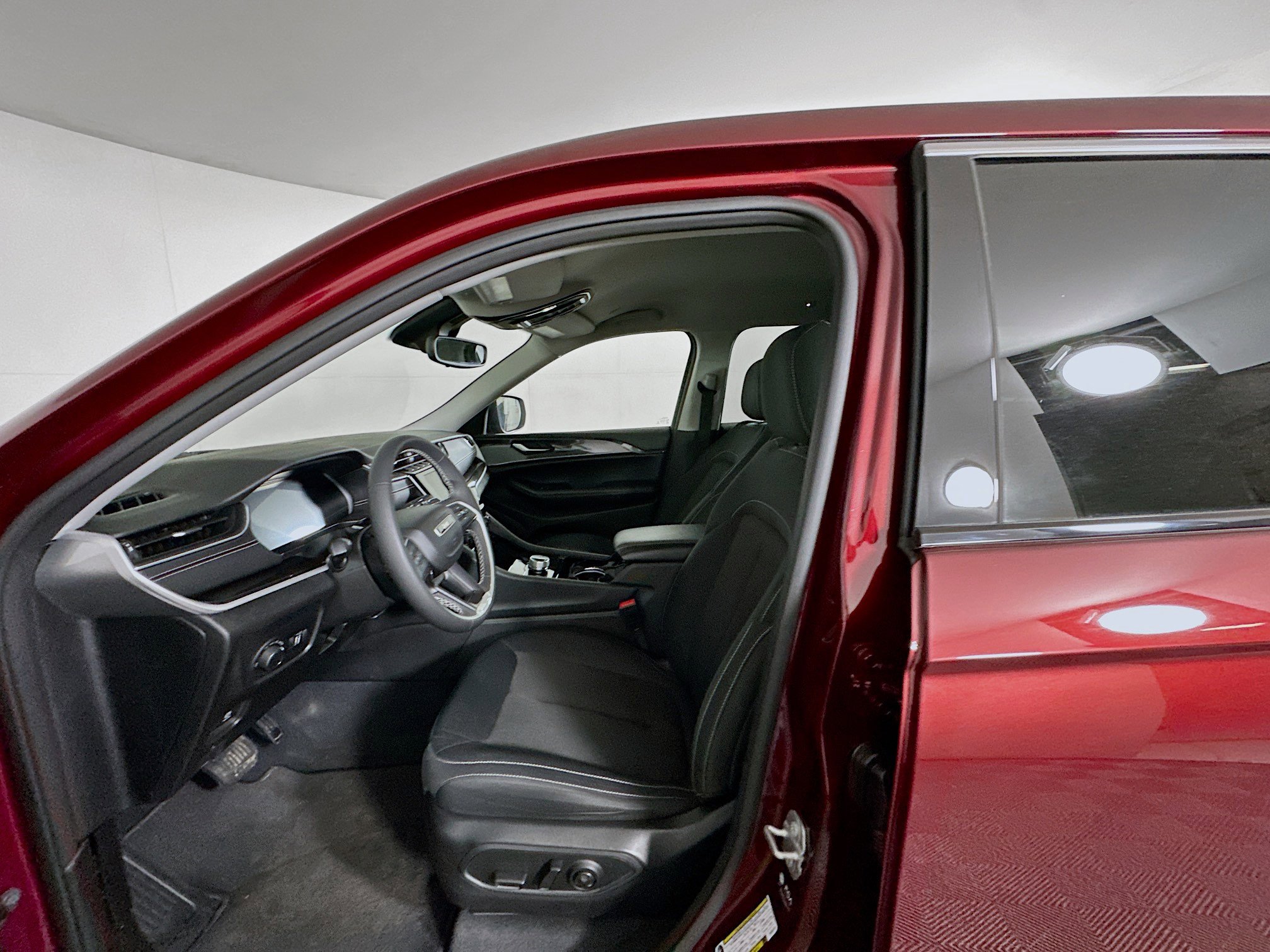 Used 2023 Jeep Grand Cherokee L Laredo AWD/4WD image 13