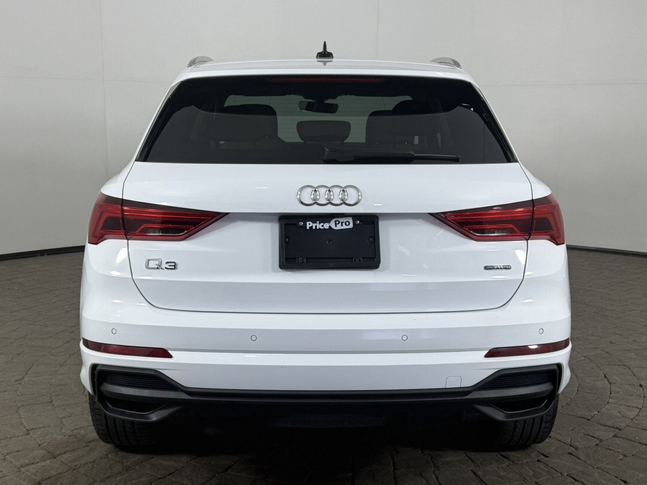 Used 2025 Audi Q3 2.0T Premium Plus w/ Premium Plus Package AWD/4WD image 6