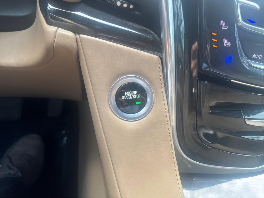Used 2018 Cadillac Escalade Platinum RWD image 25