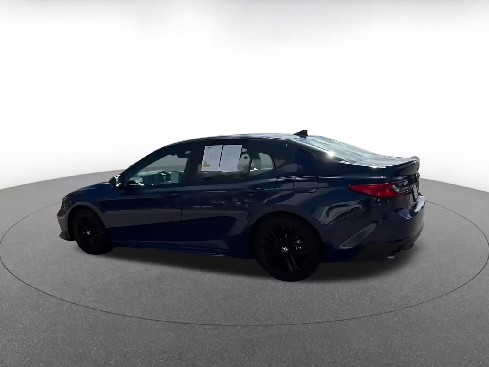 Used 2025 Toyota Camry SE FWD image 10