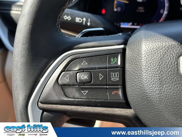 Used 2023 Jeep Grand Cherokee Limited AWD/4WD image 33