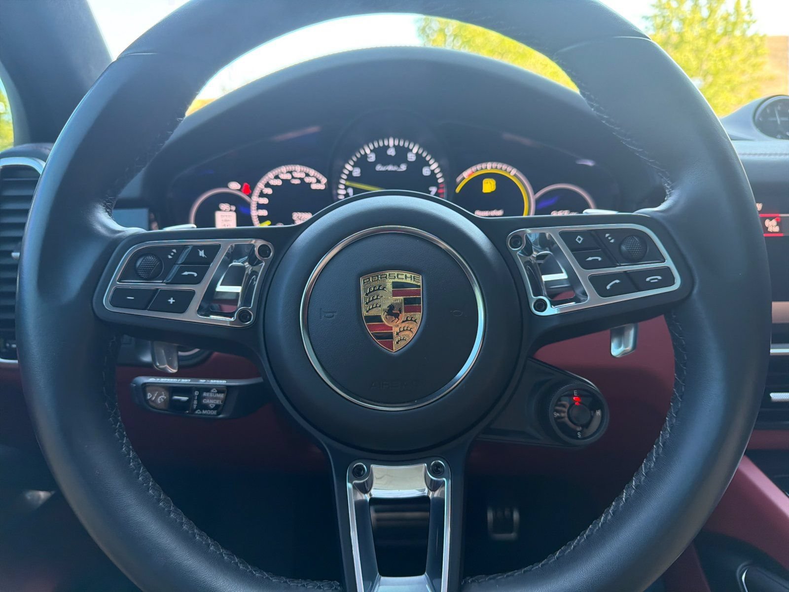Certified 2023 Porsche Cayenne Turbo S AWD/4WD image 24