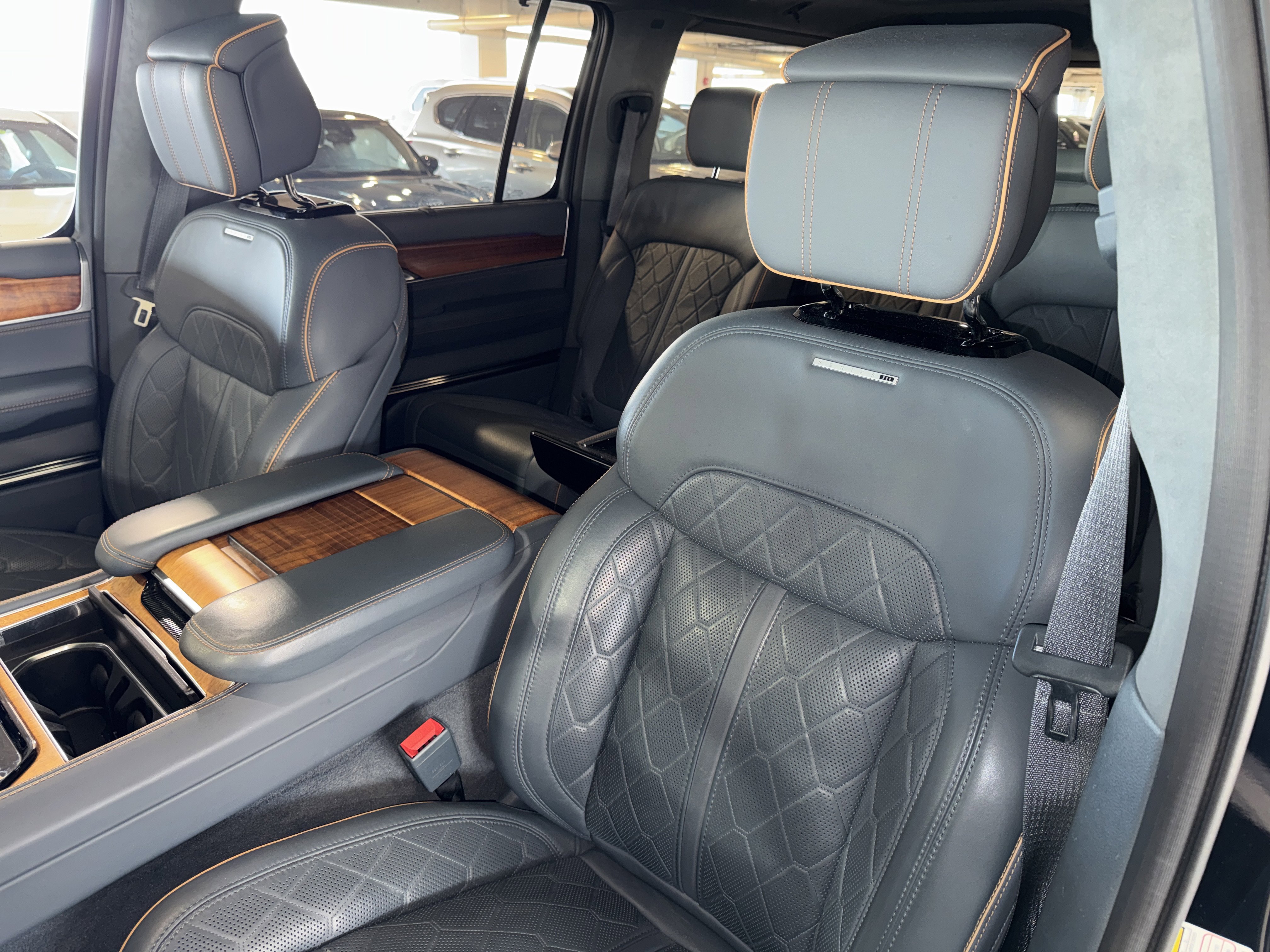 Used 2023 Jeep Grand Wagoneer Series III image 34