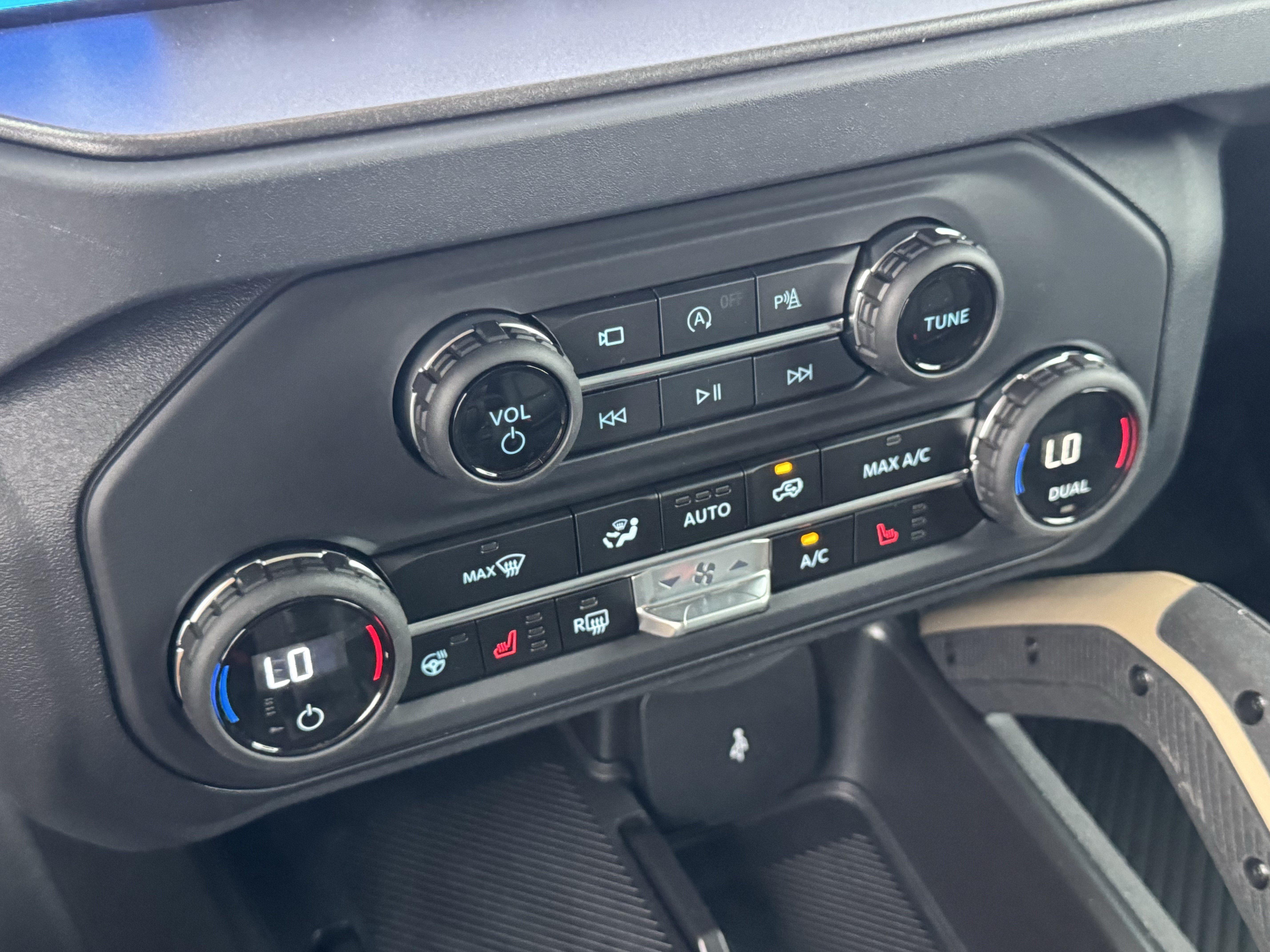 New 2026 Ford Bronco Badlands AWD/4WD image 14