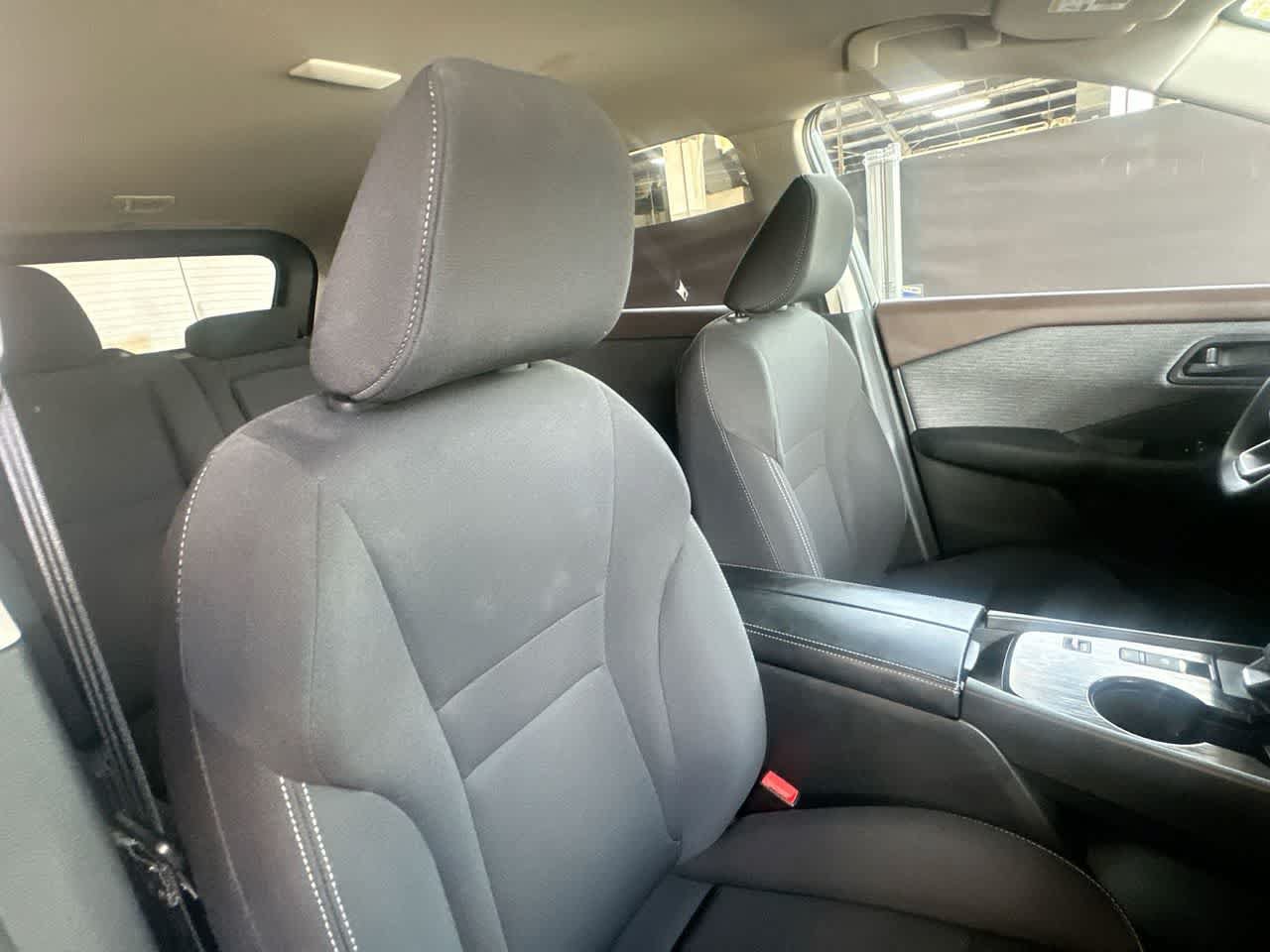 Used 2023 Nissan Rogue S FWD image 27