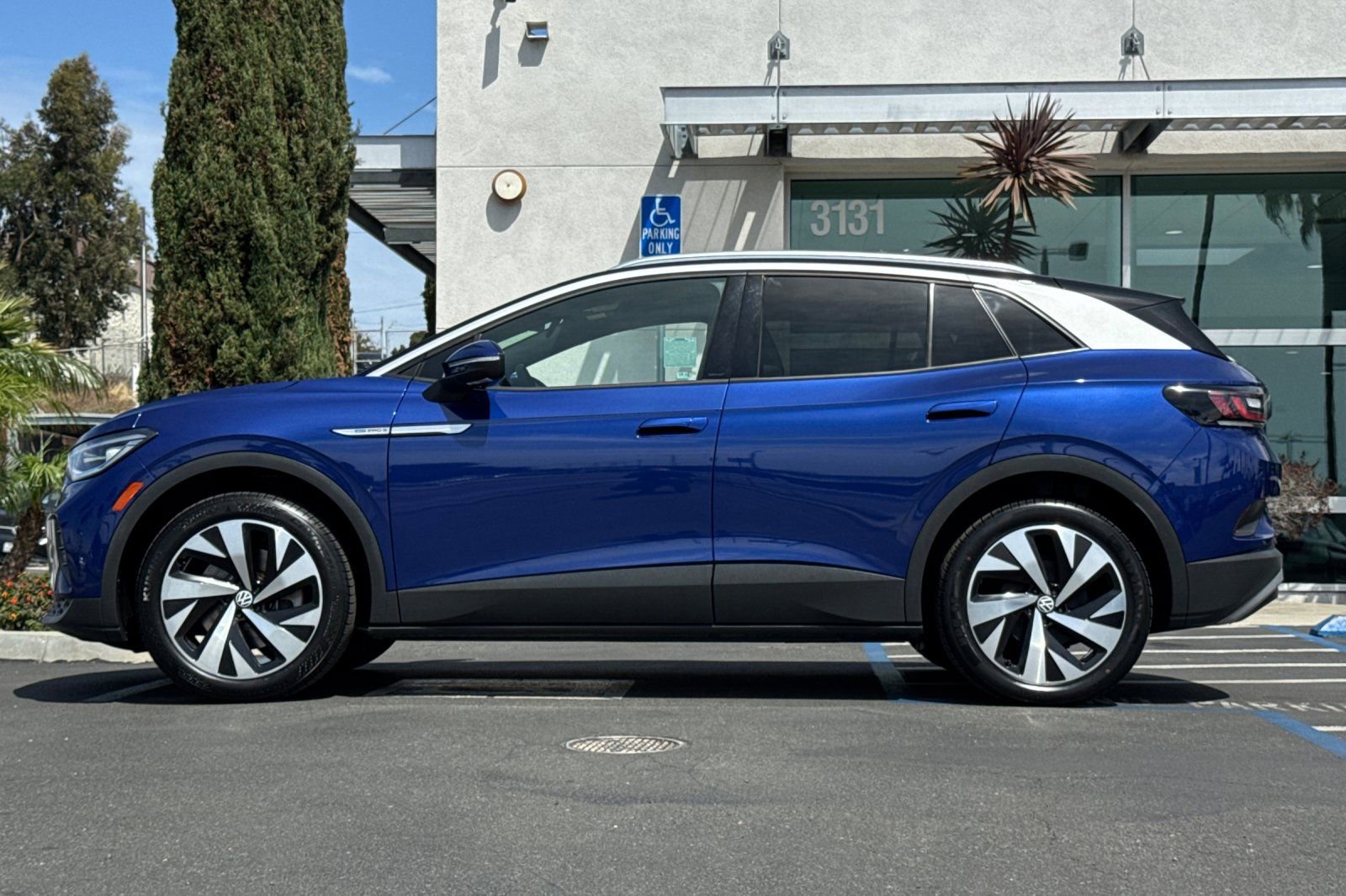 Used 2021 Volkswagen ID.4 Pro S w/ Gradient Package AWD/4WD image 7