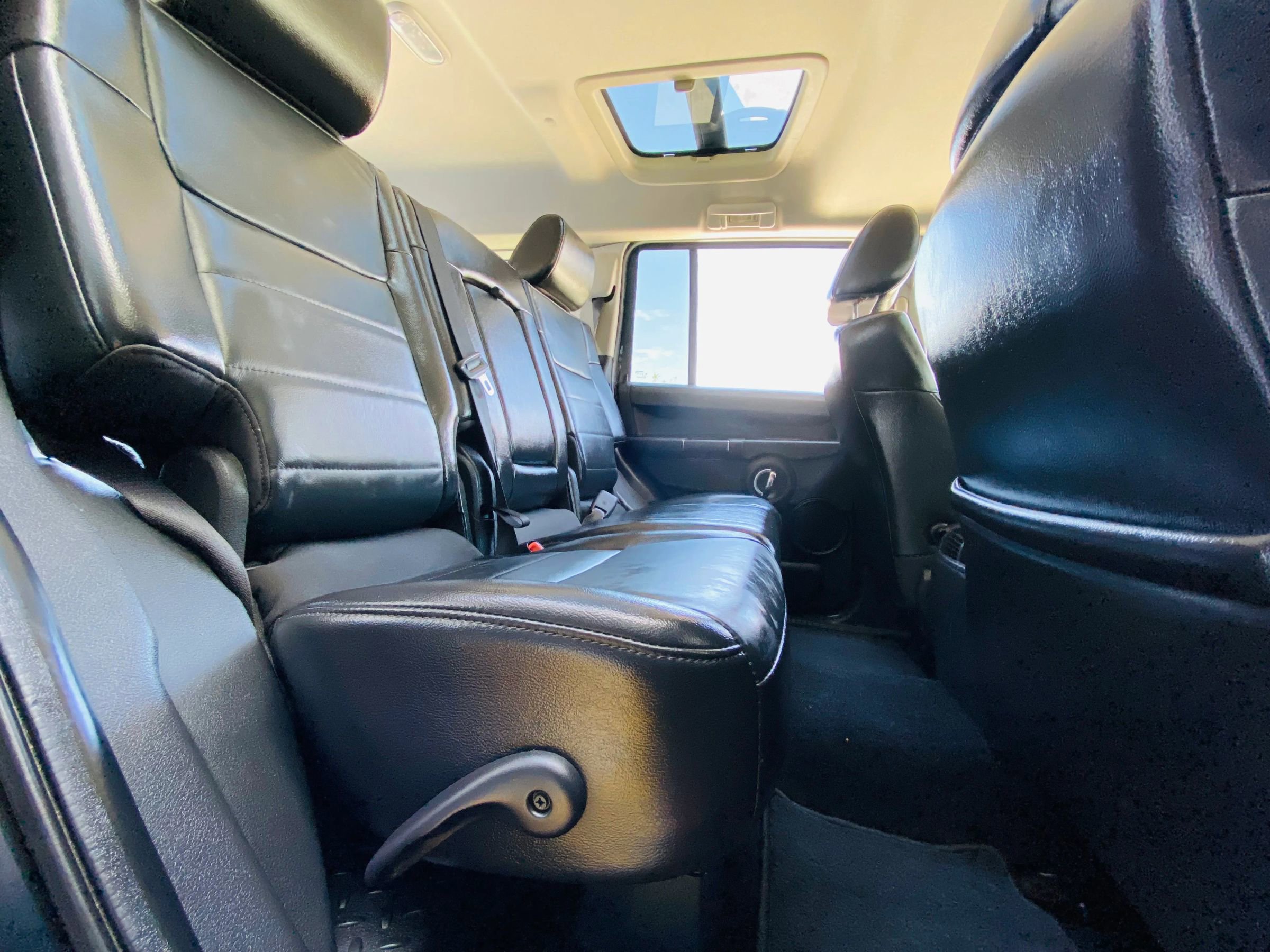 Used 2010 Jeep Commander Sport w/ Sun/Sound Group RWD image 22