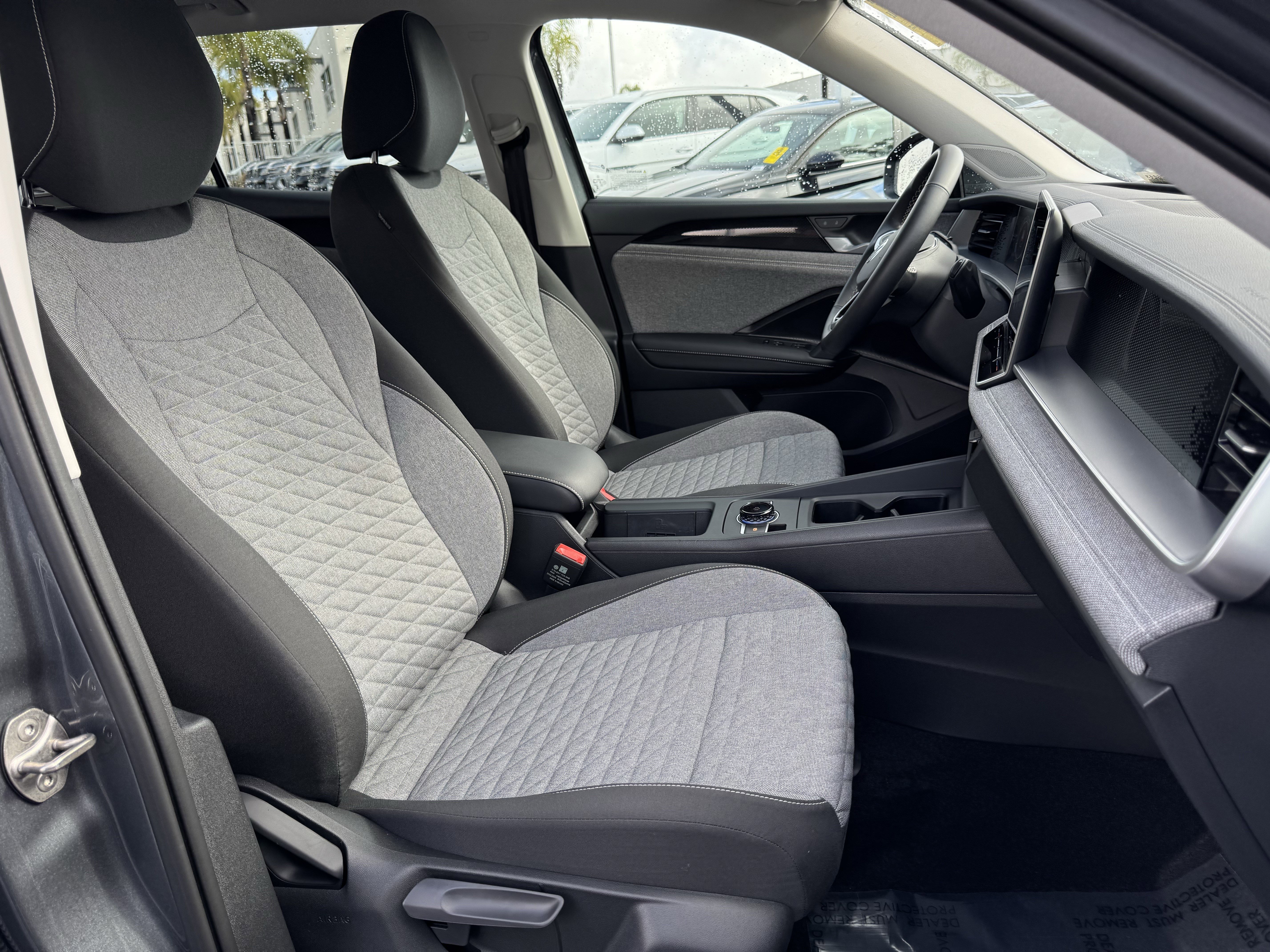 Used 2025 Volkswagen Tiguan S image 36