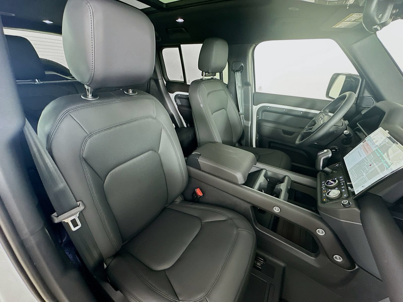 New 2026 Land Rover Defender 110 X-Dynamic SE AWD/4WD image 45