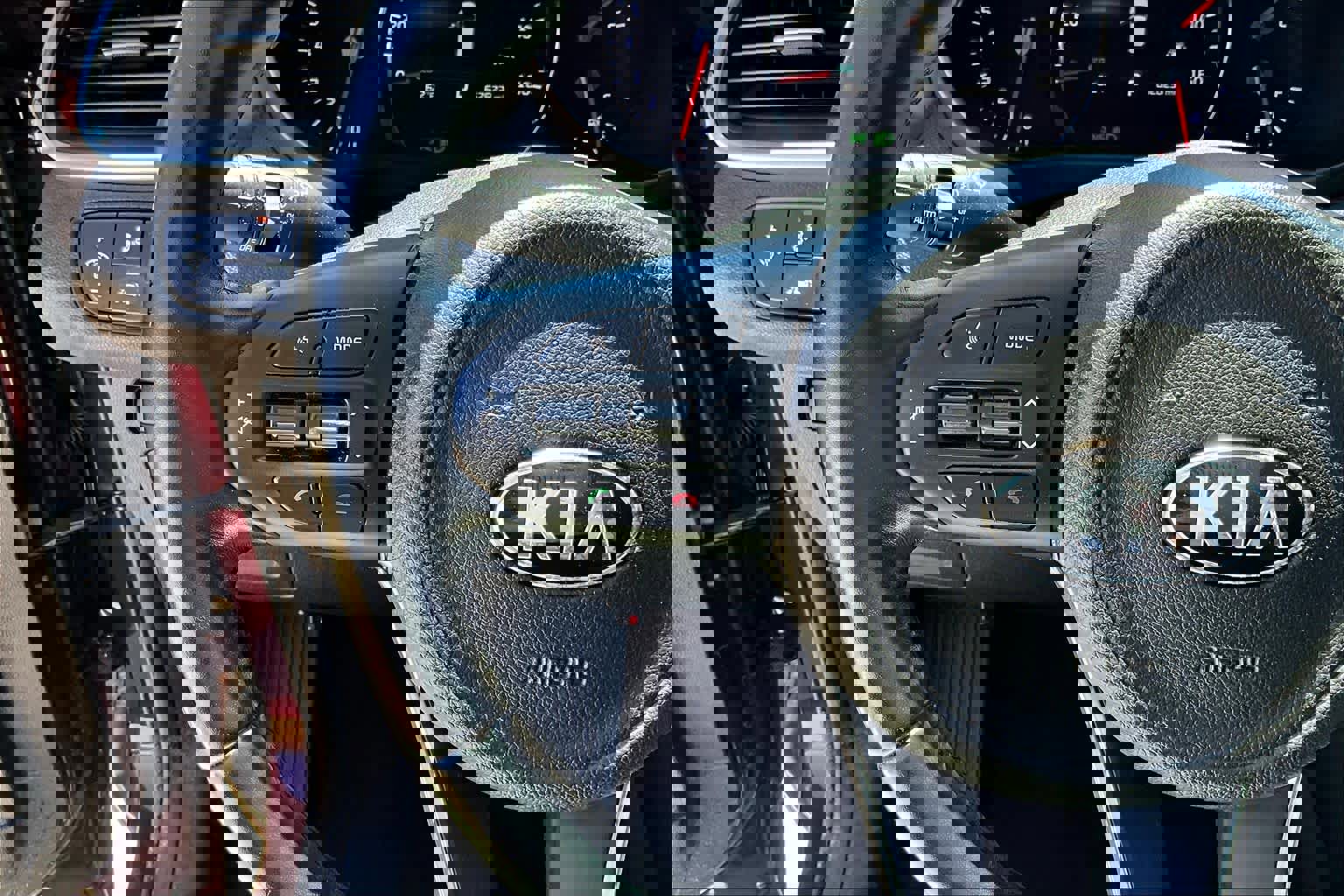 Used 2018 Kia Sorento SX image 23