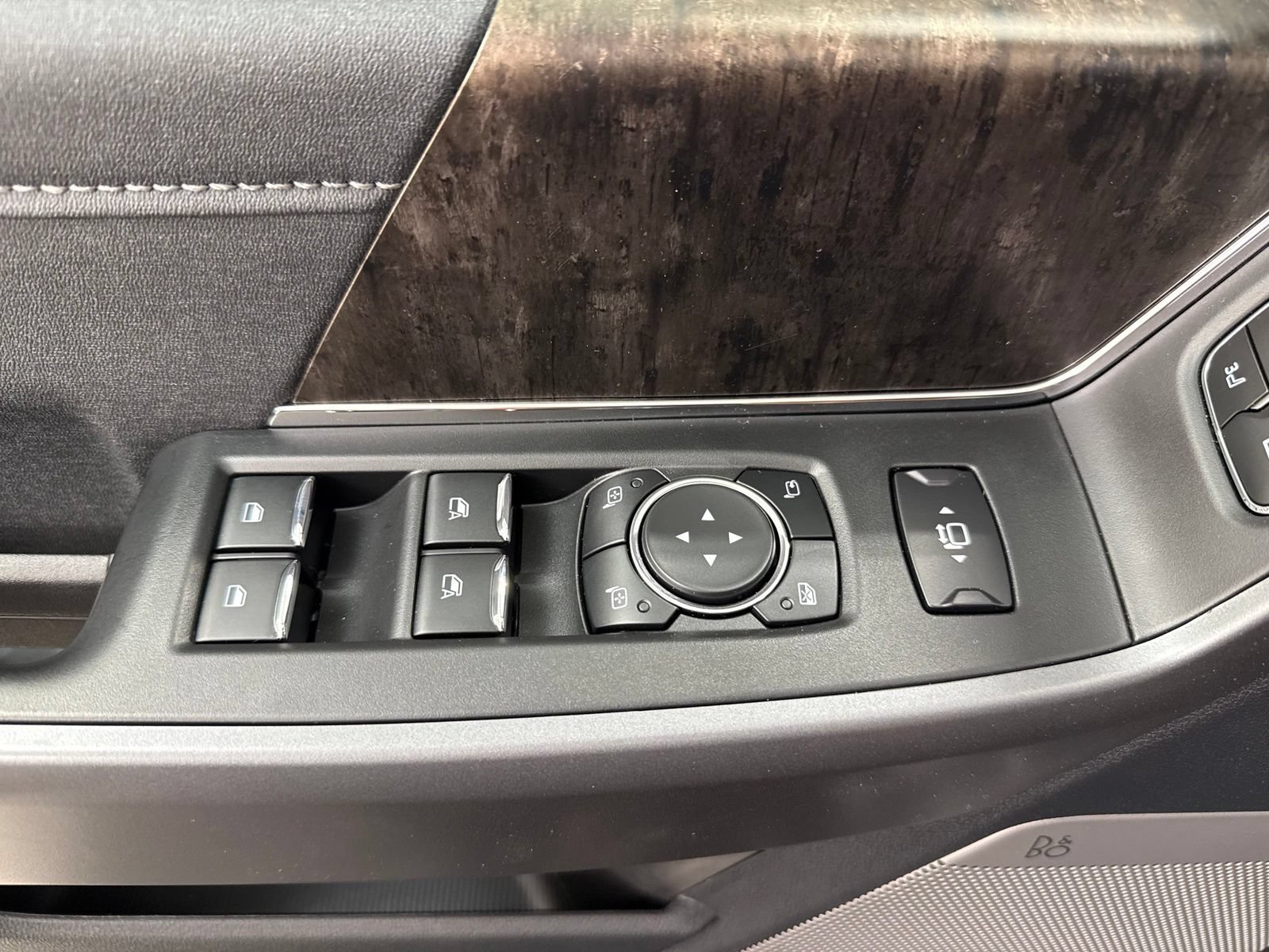 New 2026 Ford F250 Lariat w/ Black Appearance Package AWD/4WD image 18