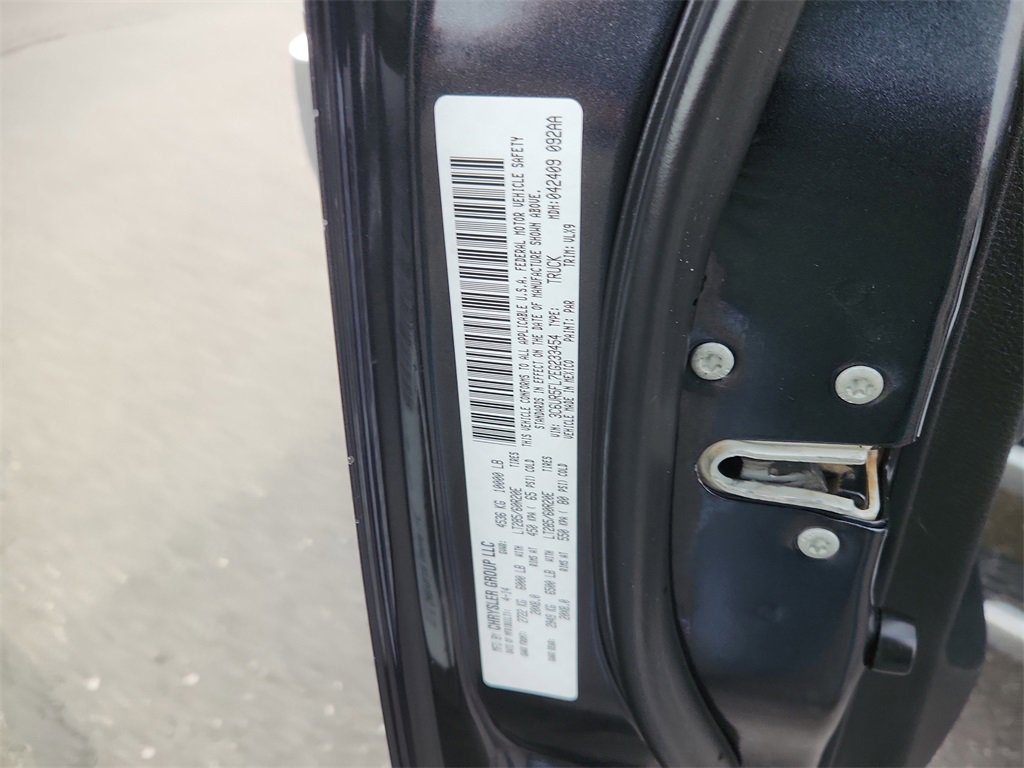 Used 2014 RAM 2500 Laramie w/ Cold Weather Group image 21