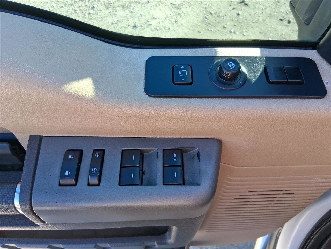 Used 2012 Ford F250 Lariat w/ Lariat Interior Pkg image 59