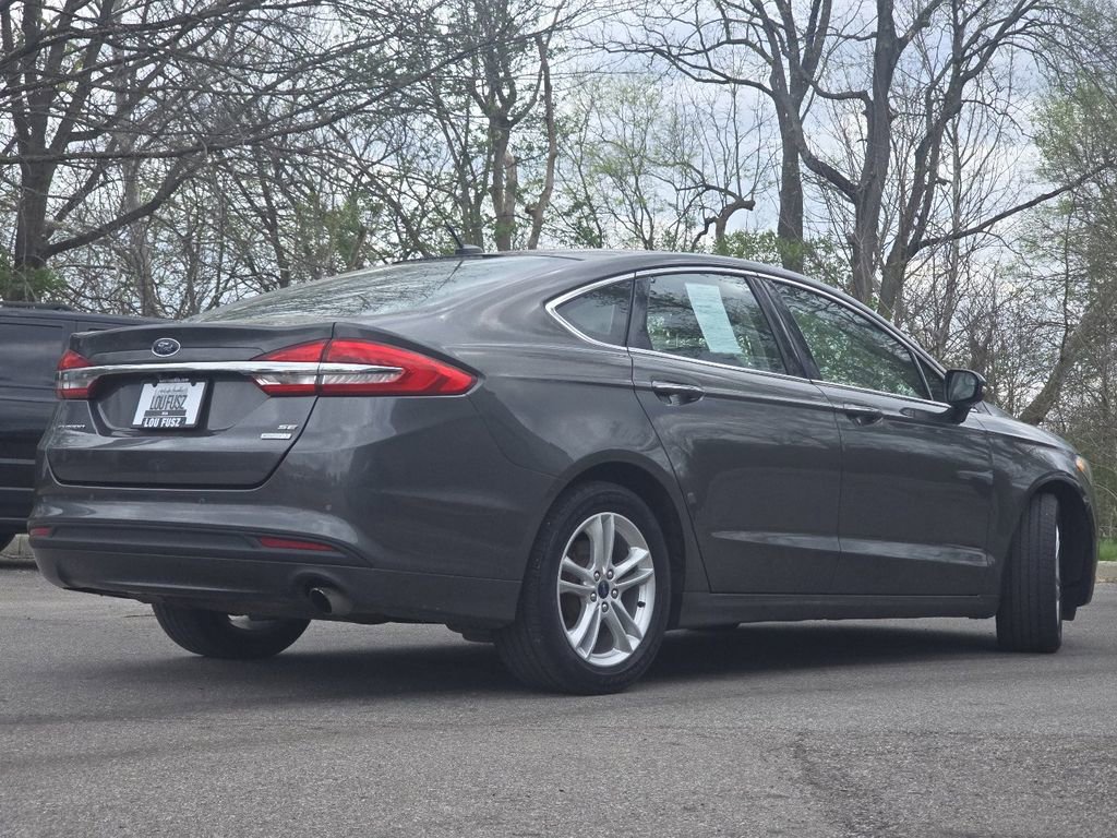 Used 2018 Ford Fusion SE w/ Fusion SE Technology Package image 15