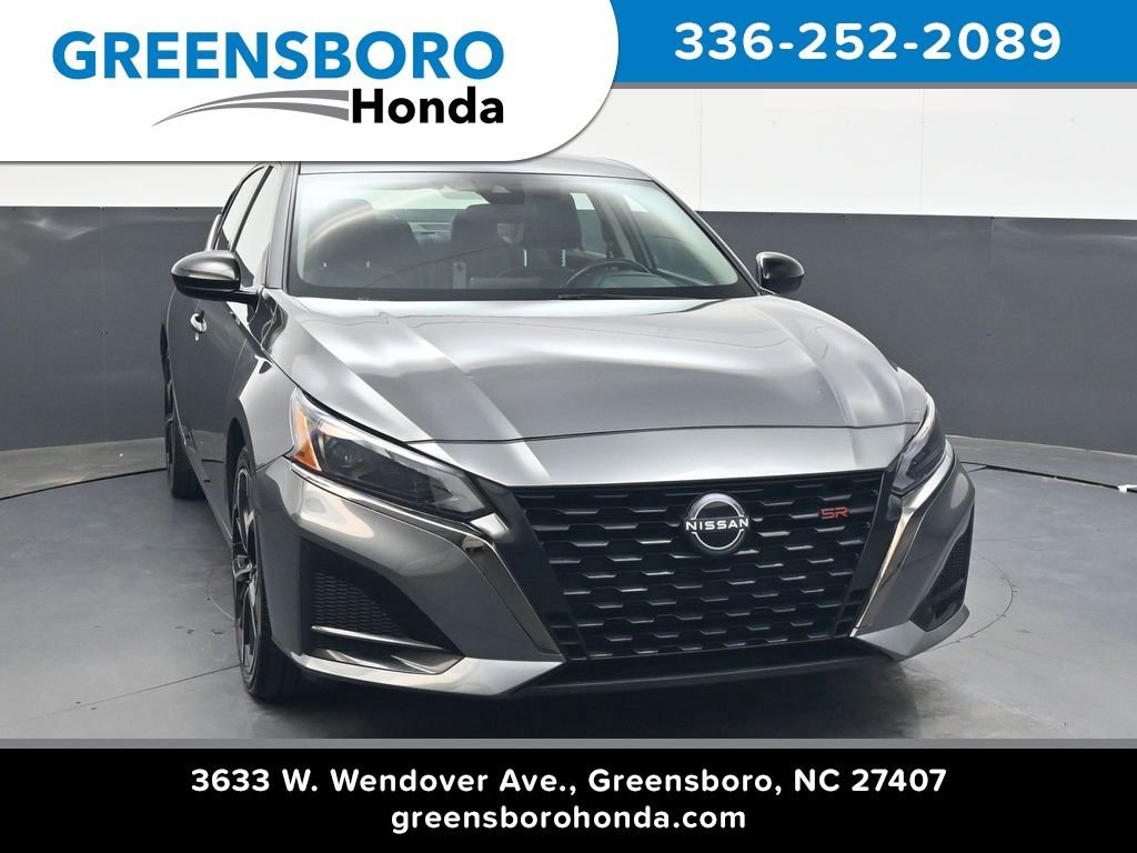 Used 2025 Nissan Altima 2.5 SR FWD image 1