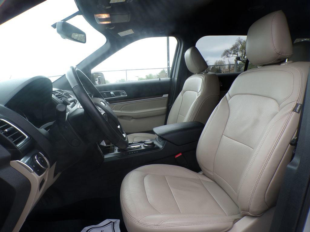 Used 2019 Ford Explorer Limited image 15