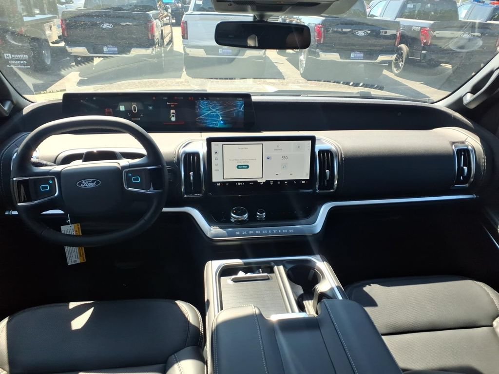 New 2027 Ford Expedition Platinum w/ Stealth Performance Package AWD/4WD image 12