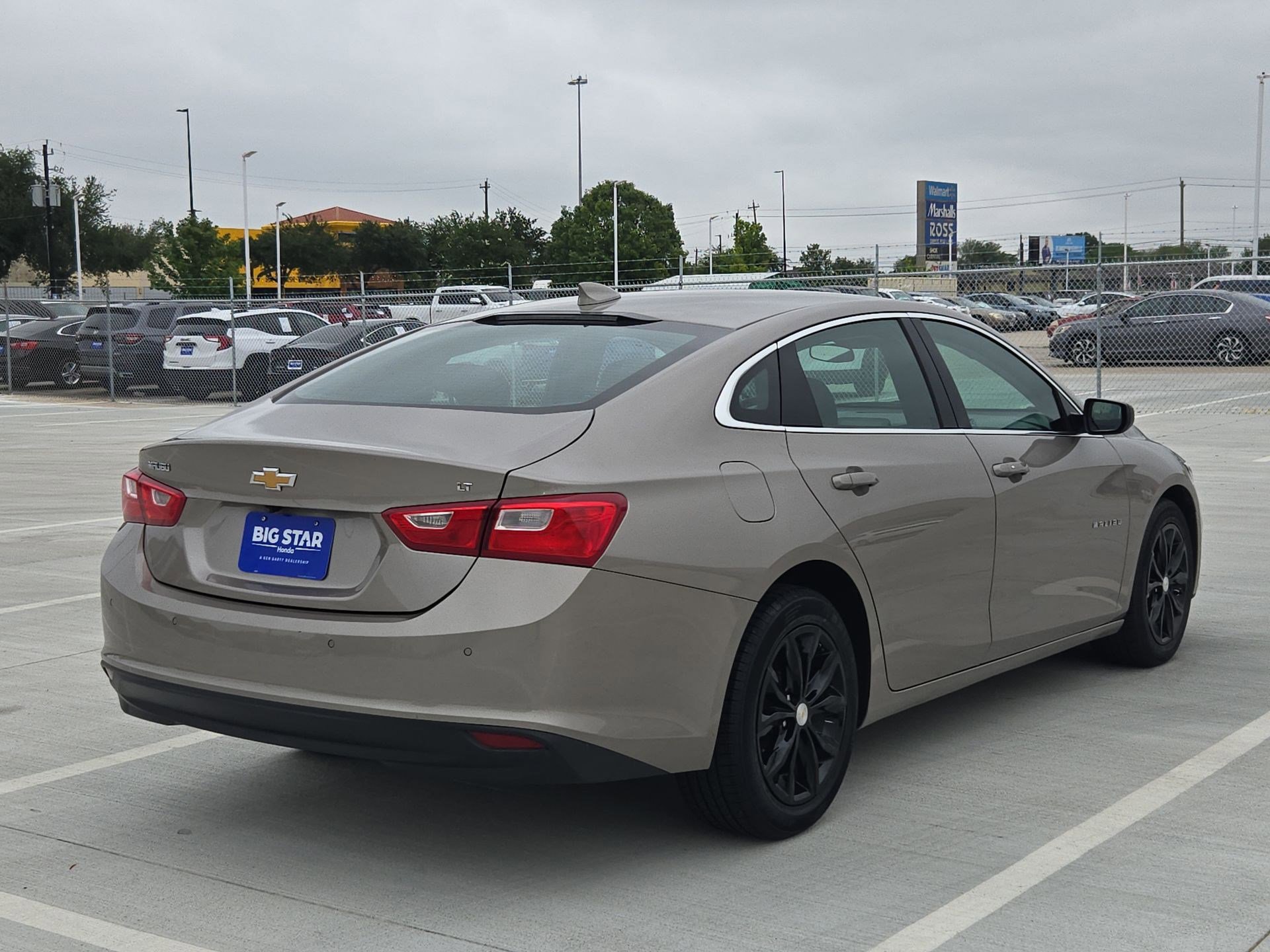 Used 2024 Chevrolet Malibu LT FWD image 3