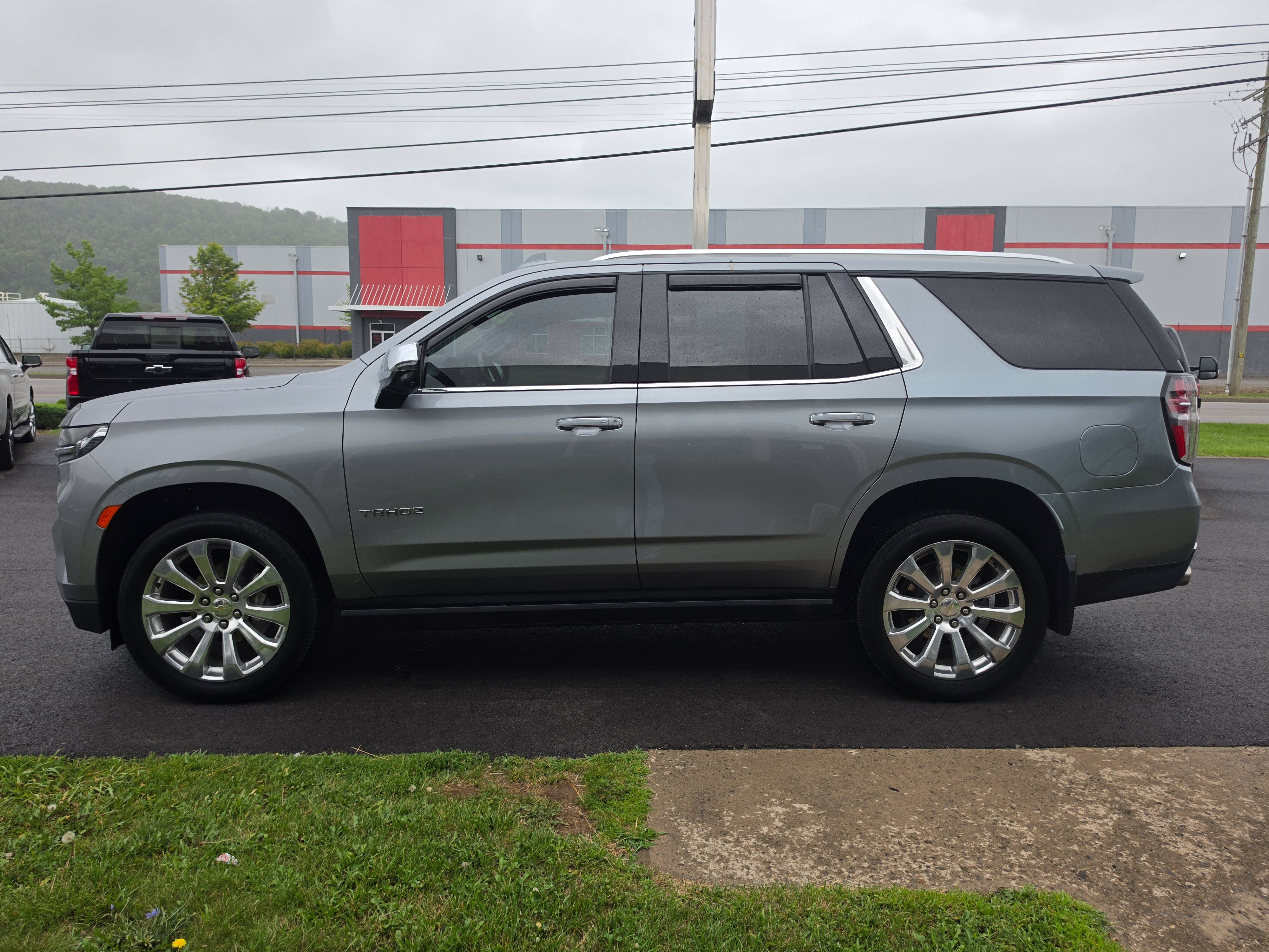 Used 2023 Chevrolet Tahoe Premier AWD/4WD image 7
