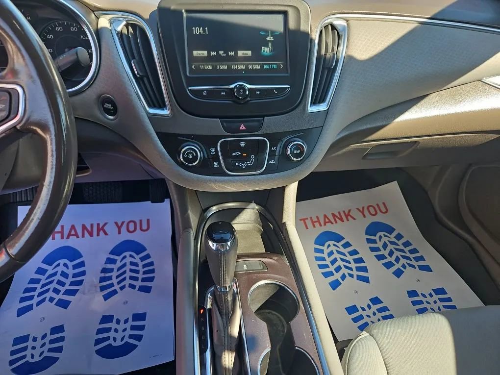 Used 2018 Chevrolet Malibu LT w/ Sport Package image 15