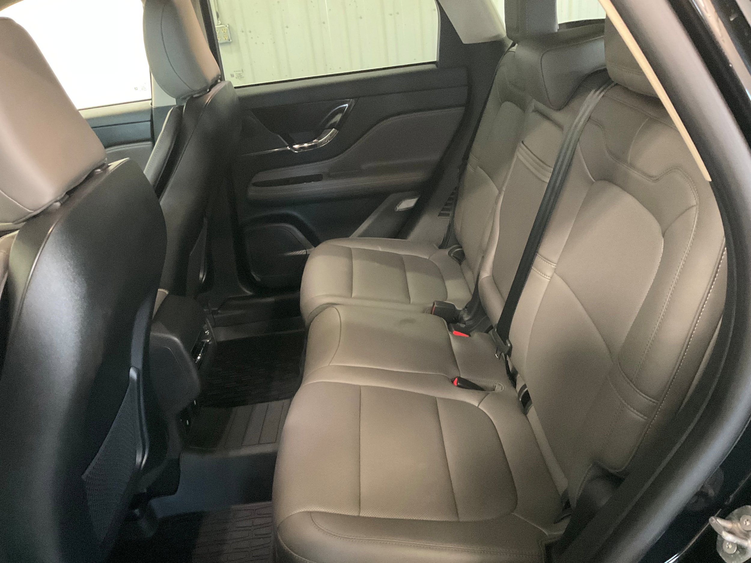 Used 2025 Lincoln Corsair AWD w/ Equipment Group 101A image 19