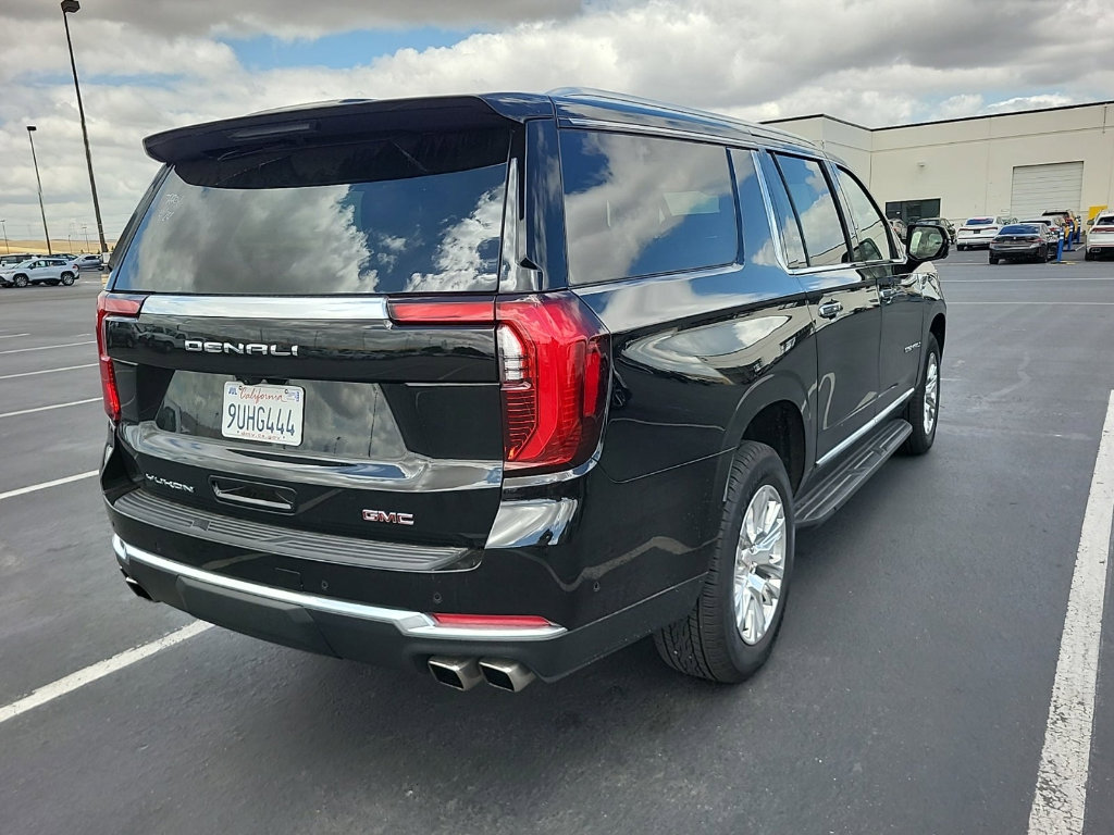 Used 2025 GMC Yukon XL Denali AWD/4WD image 6