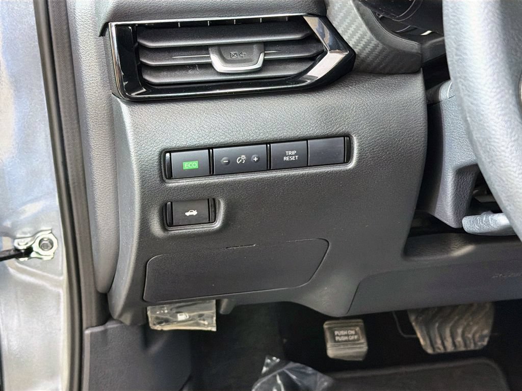 Used 2024 Nissan Sentra SV FWD image 26