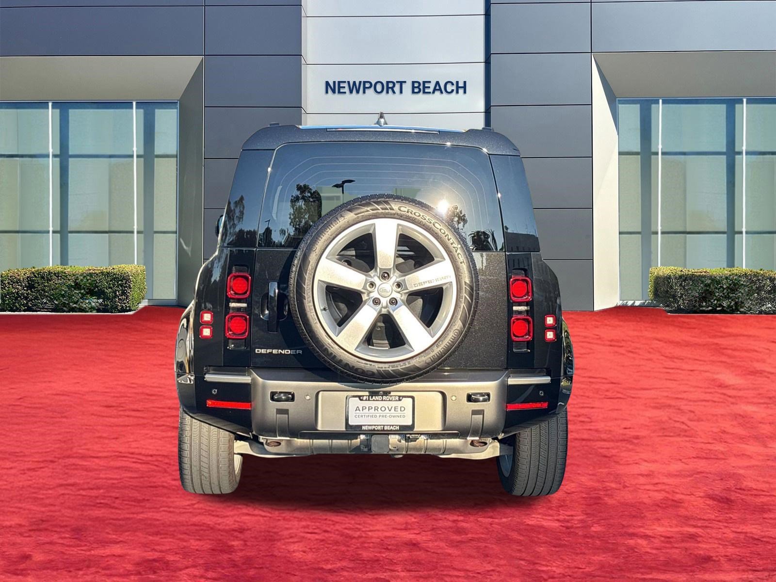 Certified 2025 Land Rover Defender 110 X-Dynamic SE image 9