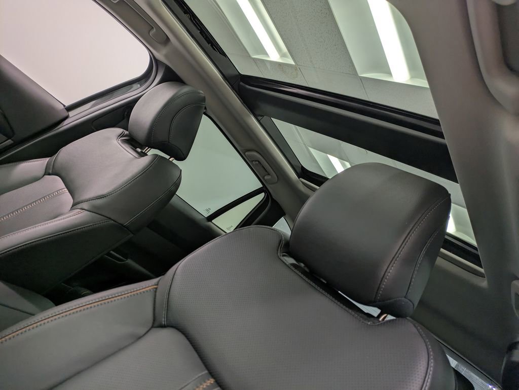 Used 2025 MAZDA CX-50 AWD 2.5 S w/ Premium Plus Pkg image 22