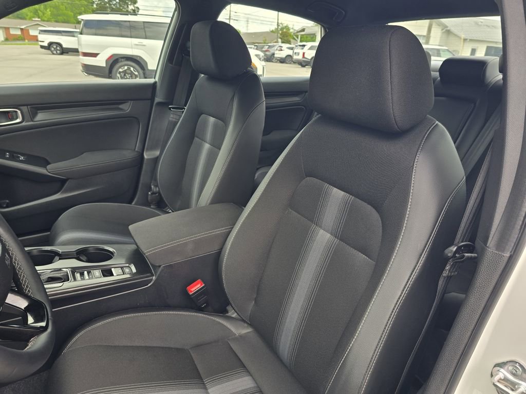 Used 2025 Honda Civic Sport image 13