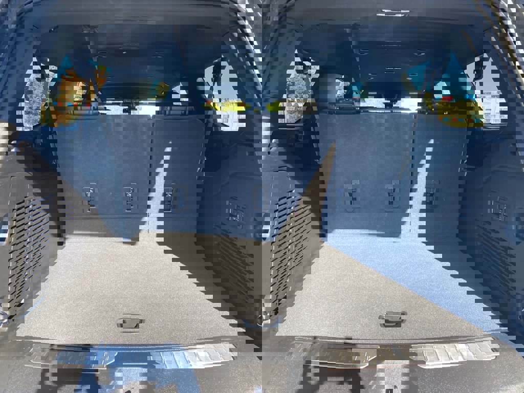 Used 2025 GMC Yukon XL Denali image 13