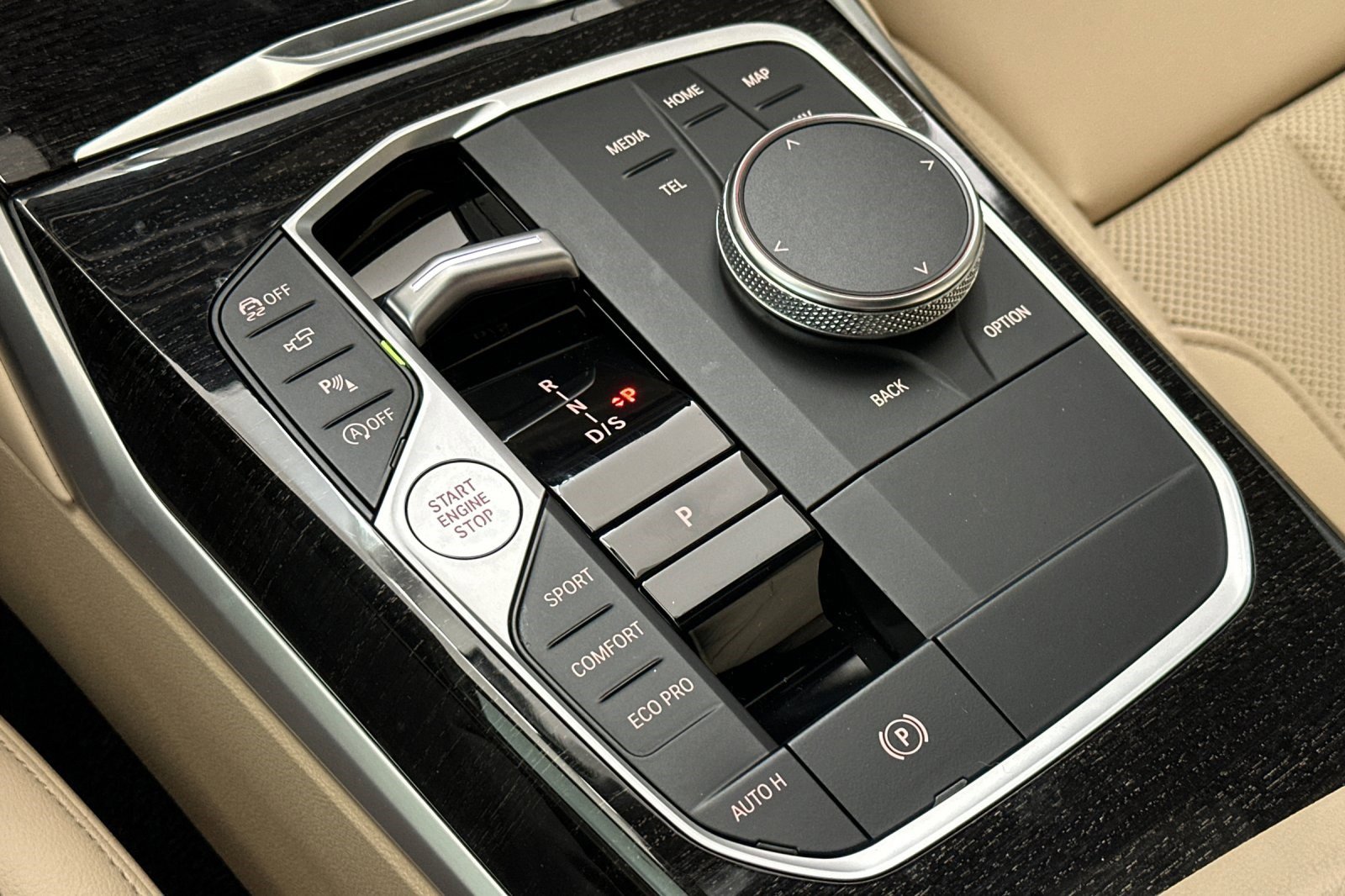 Certified 2024 BMW 330i Sedan w/ Convenience Package image 24