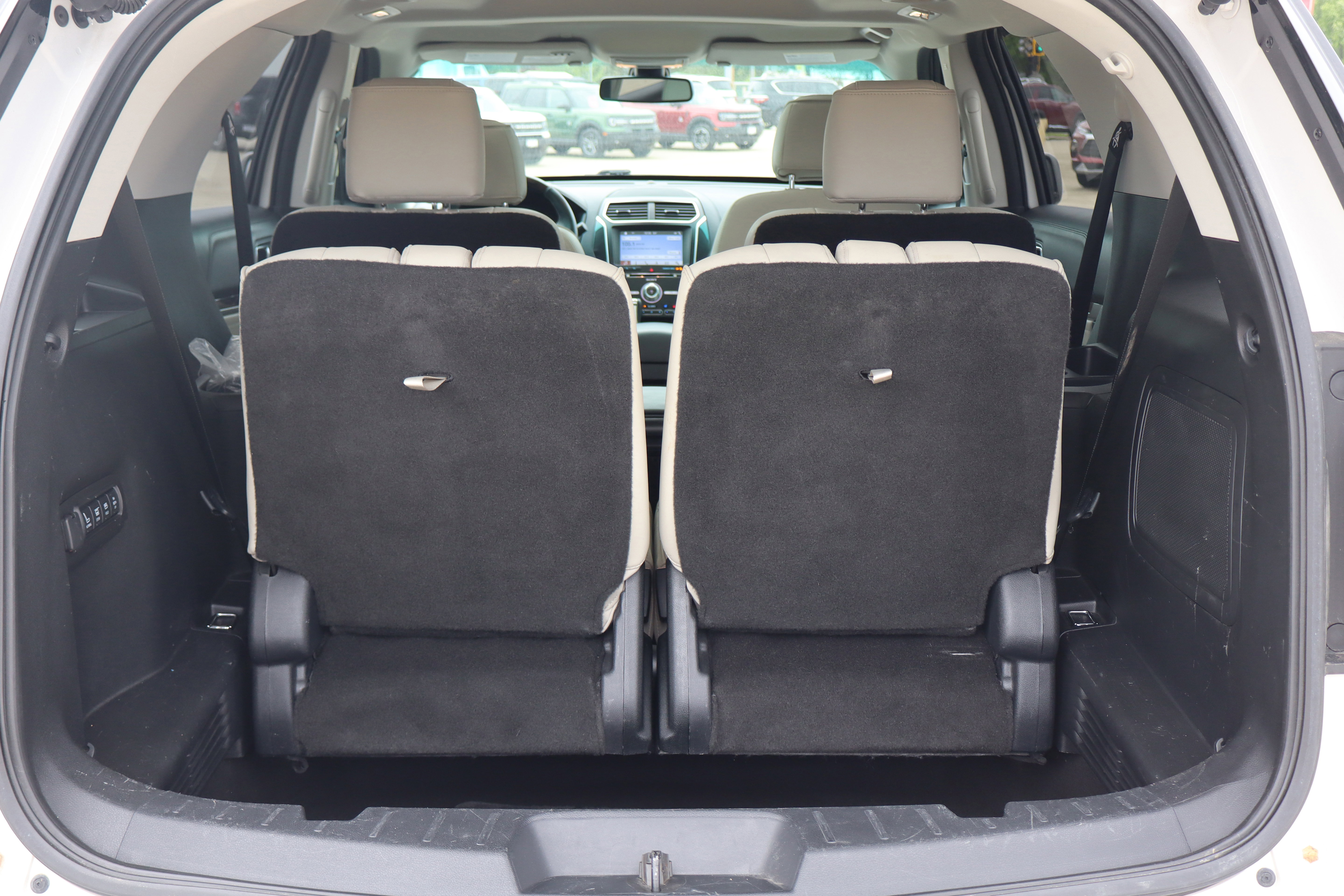 Used 2017 Ford Explorer Platinum AWD/4WD image 36