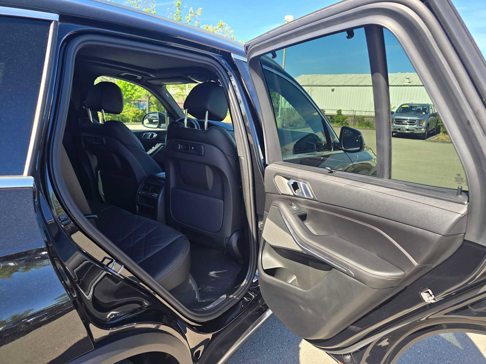 Used 2023 BMW X5 xDrive40i w/ Premium Package image 14
