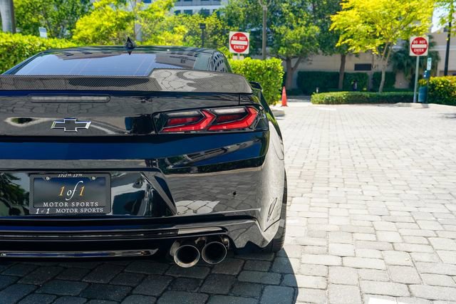 Used 2018 Chevrolet Camaro ZL1 RWD image 24