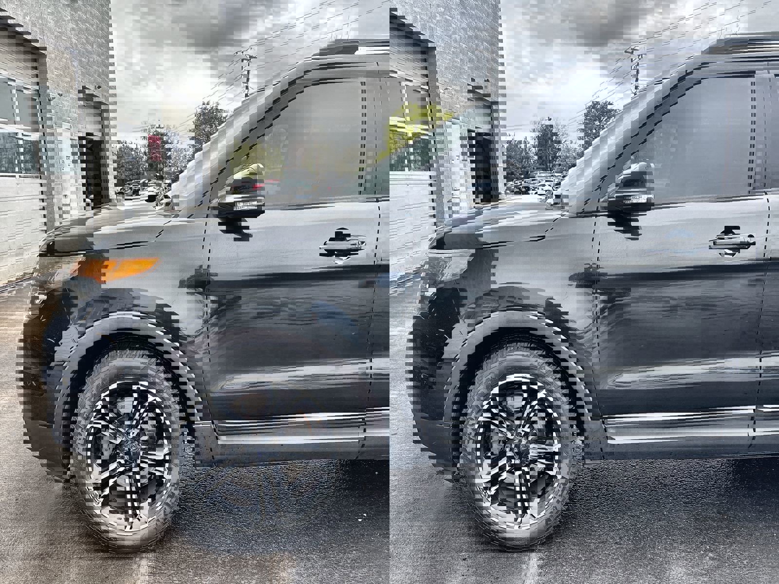 Used 2015 Ford Explorer Sport w/ Equipment Group 401A image 16