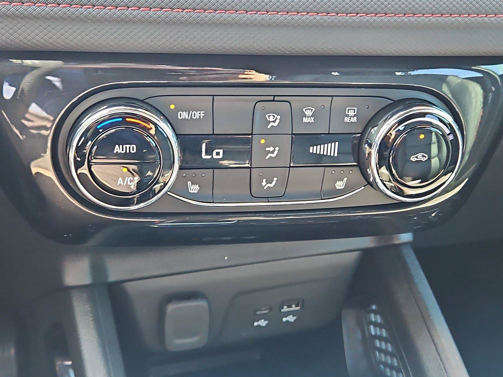 Used 2025 Chevrolet TrailBlazer RS w/ Convenience Package FWD image 28