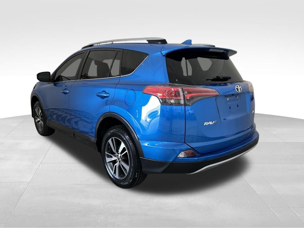 Used 2018 Toyota RAV4 XLE image 3