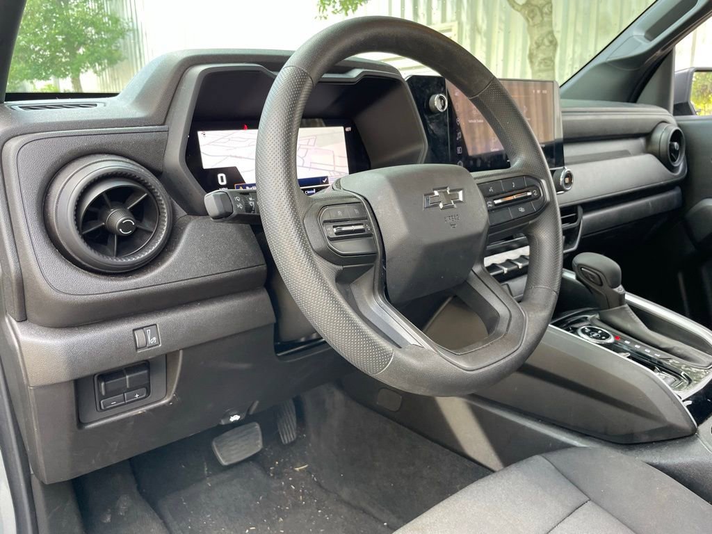 Used 2025 Chevrolet Colorado Trail Boss image 9
