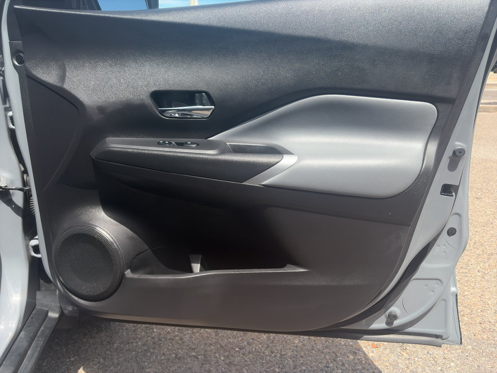 Used 2023 Nissan Kicks SR w/ SR Premium Package FWD image 25