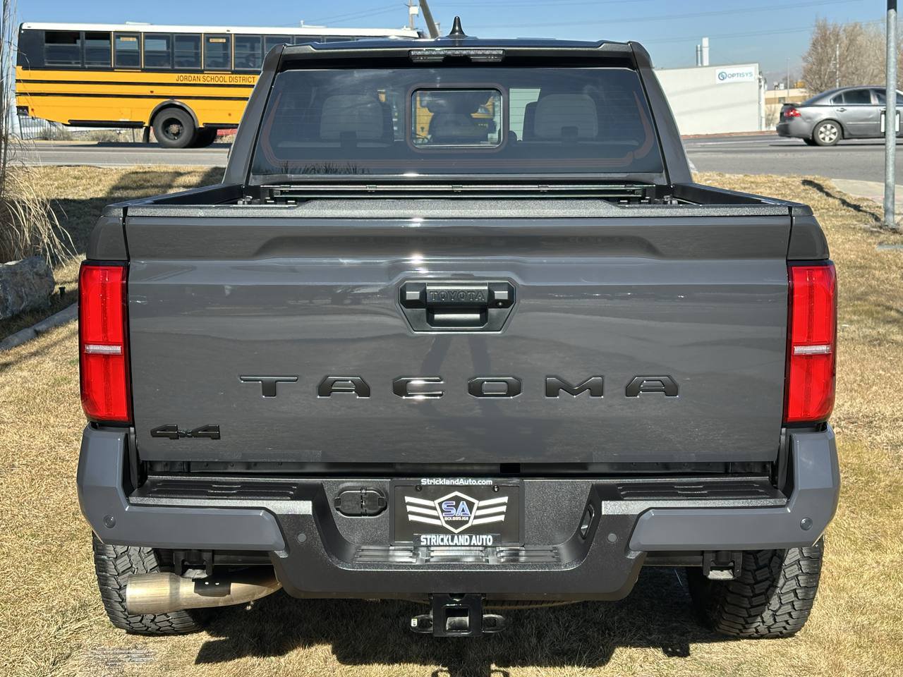 Used 2025 Toyota Tacoma SR5 AWD/4WD image 8