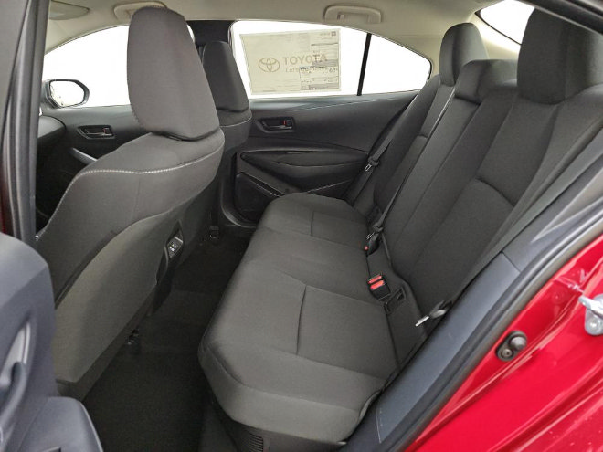 Used 2025 Toyota Corolla LE FWD image 9