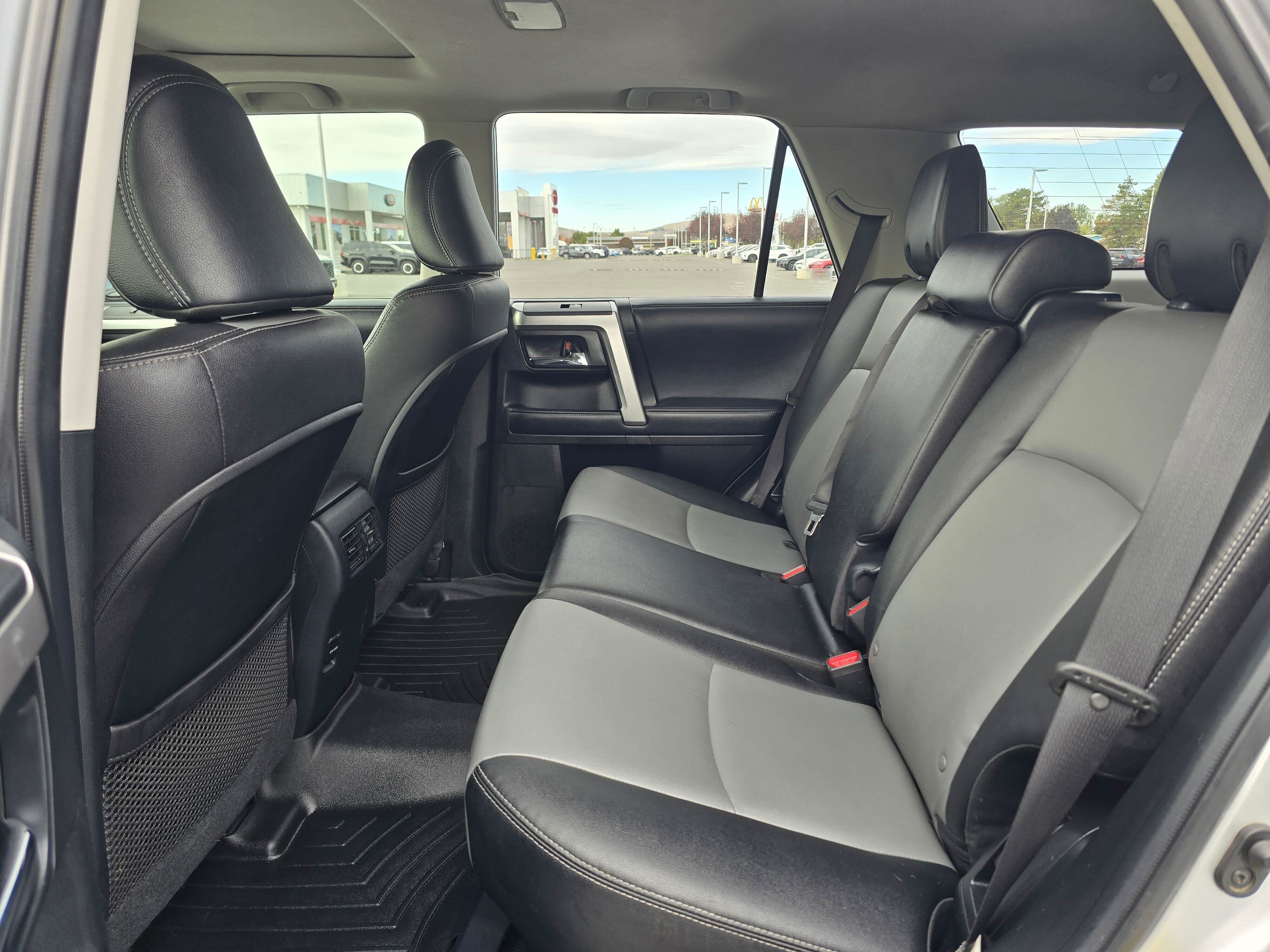 Used 2018 Toyota 4Runner SR5 Premium AWD/4WD image 16