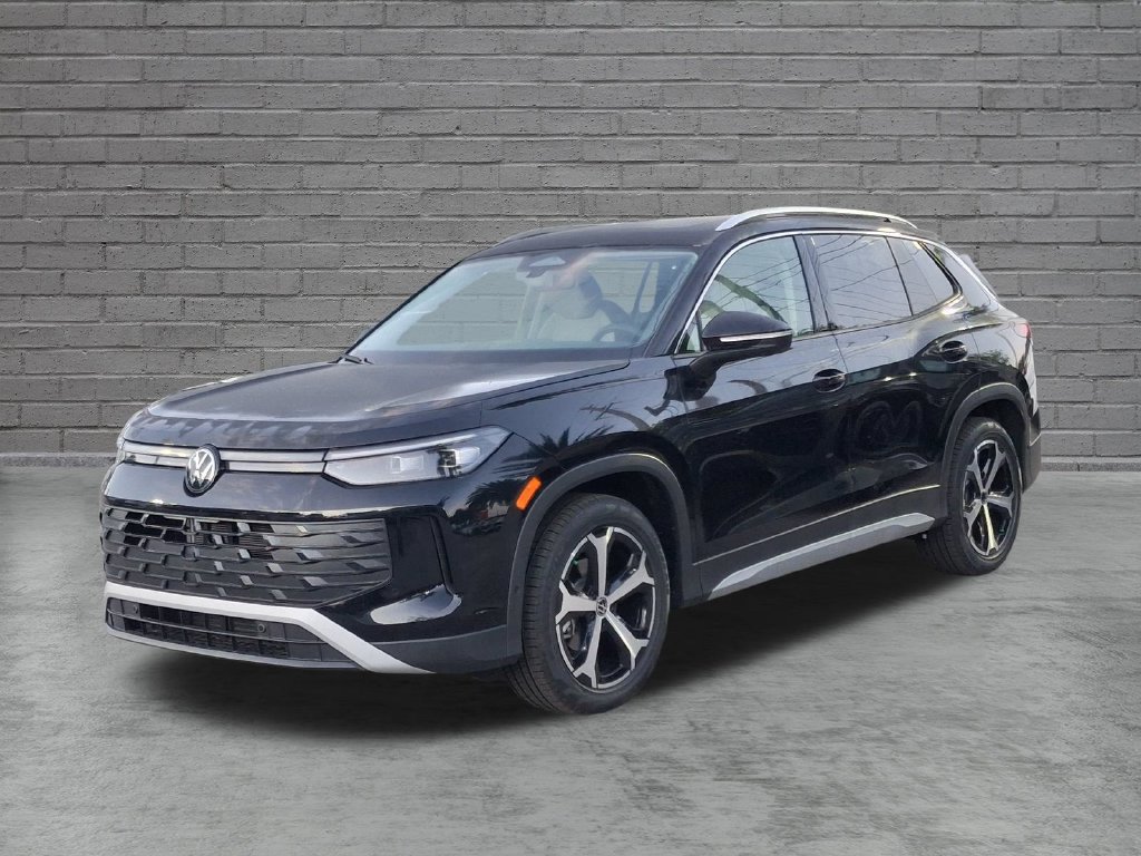 New 2027 Volkswagen Tiguan SE FWD image 3