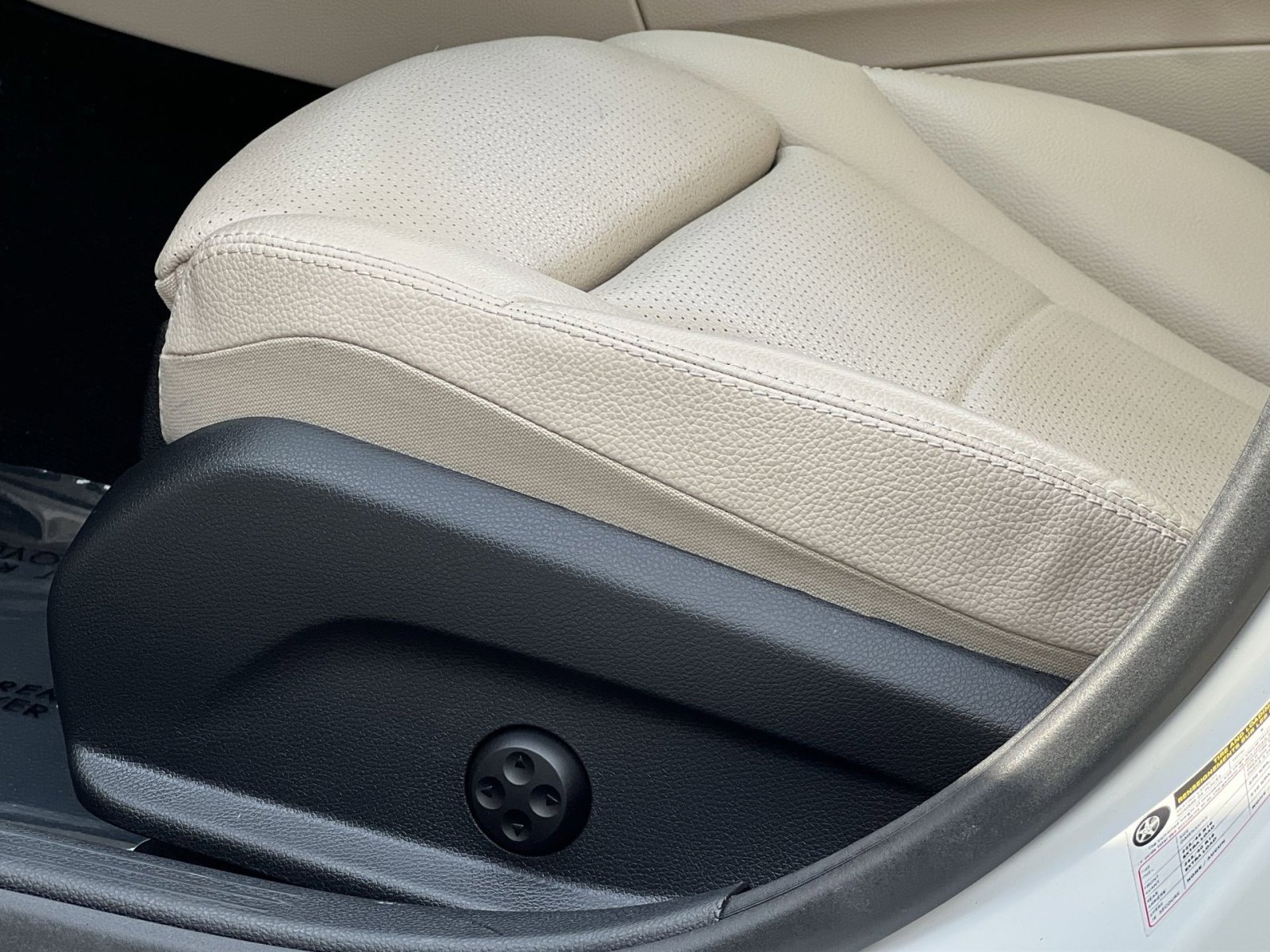 Used 2015 Mercedes-Benz C 300 4MATIC Sedan image 19