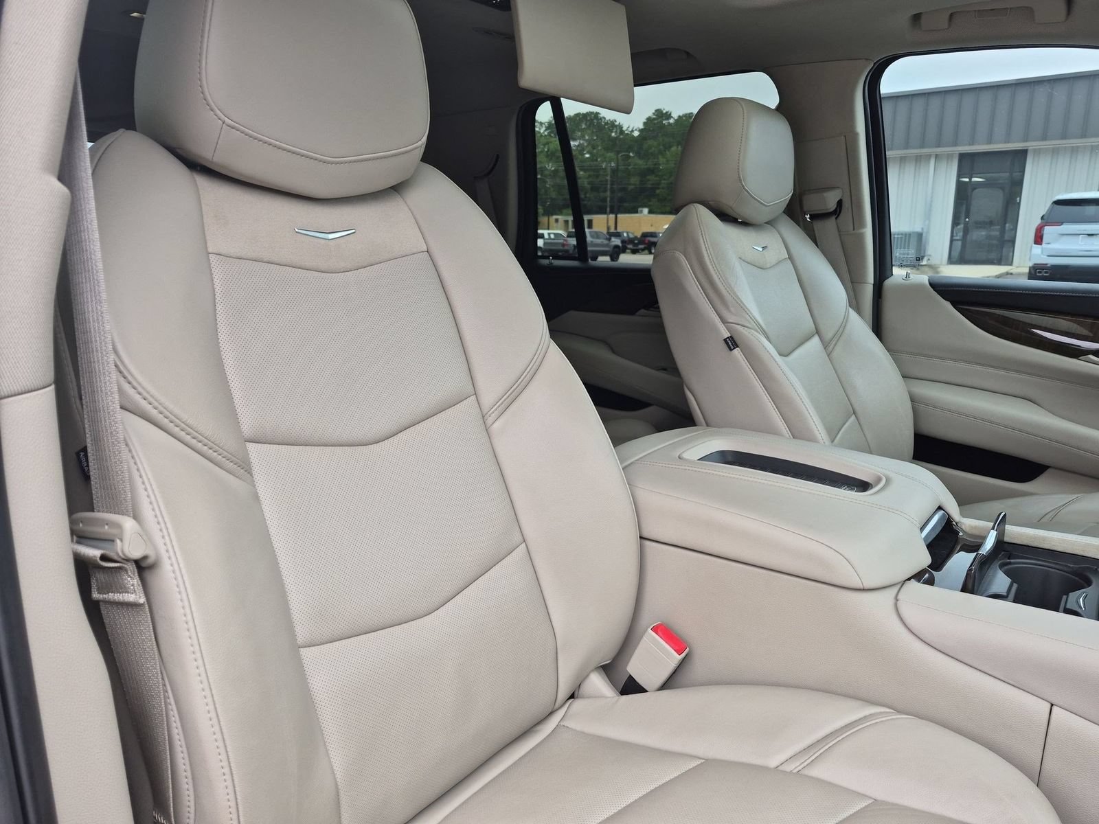 Certified 2019 Cadillac Escalade Luxury RWD image 31
