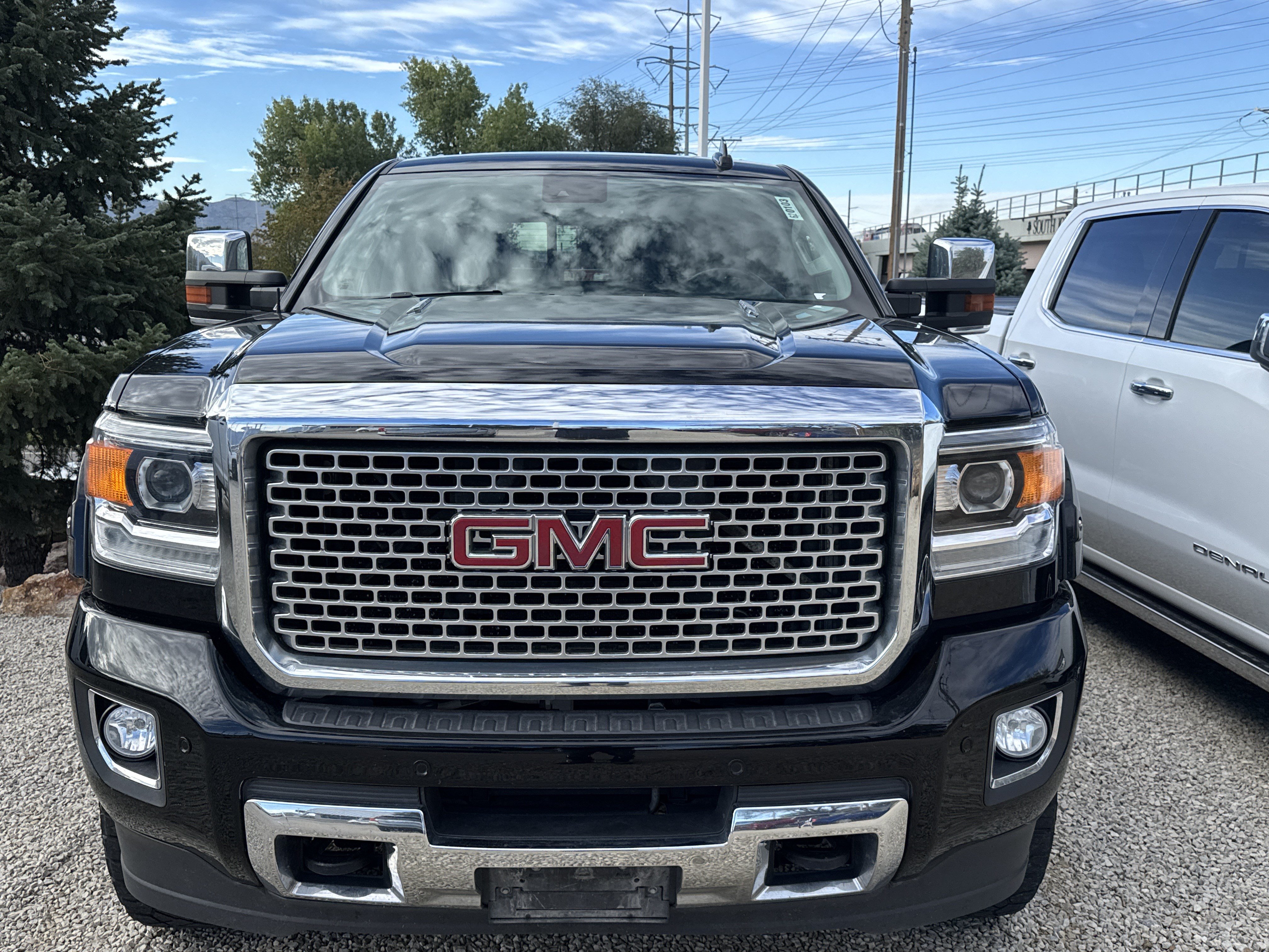 Used 2016 GMC Sierra 2500 Denali w/ Duramax Plus Package AWD/4WD image 4