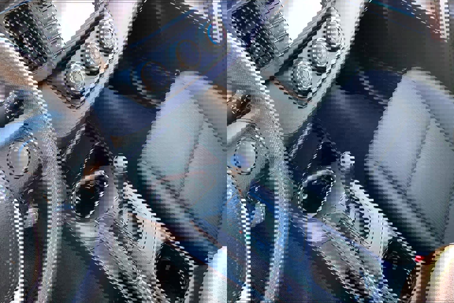 Used 2016 Toyota RAV4 LE image 16