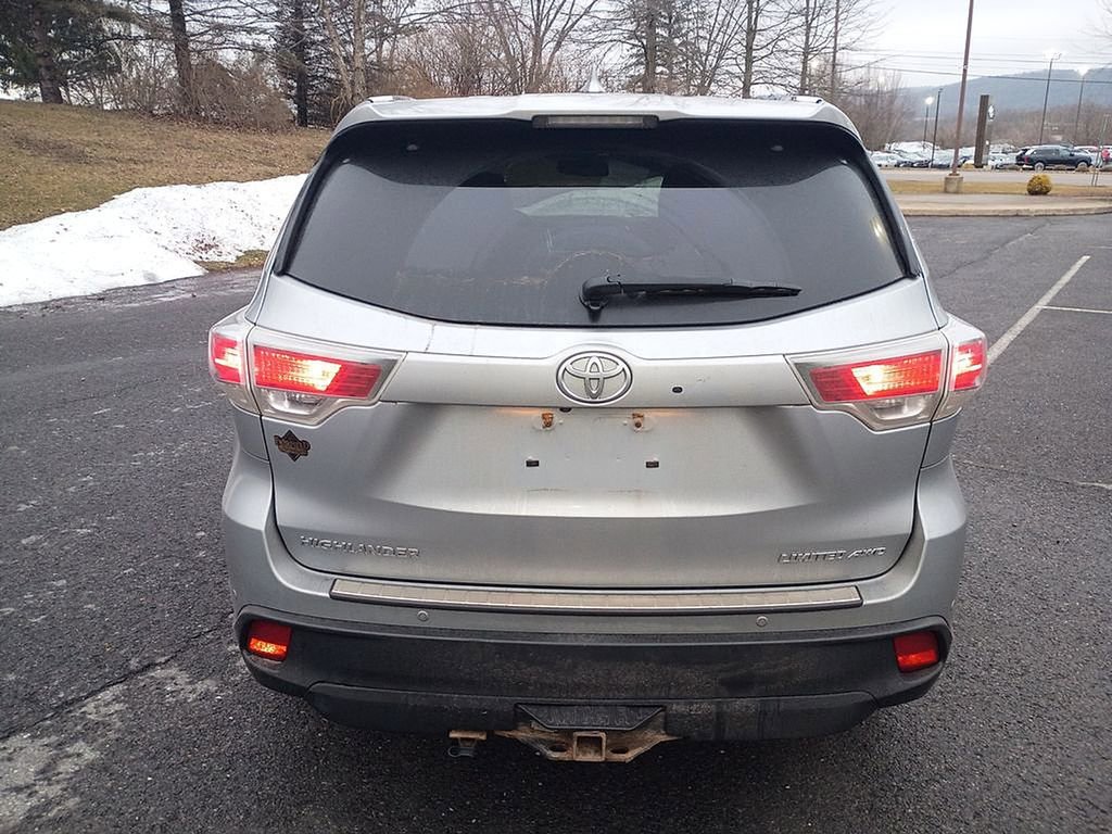 Used 2016 Toyota Highlander Limited image 1