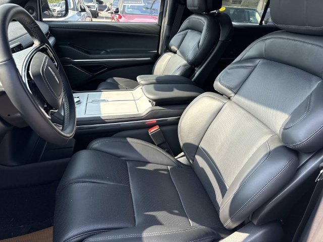 New 2027 Lincoln Navigator L Reserve w/ Jet Appearance Package AWD/4WD image 23